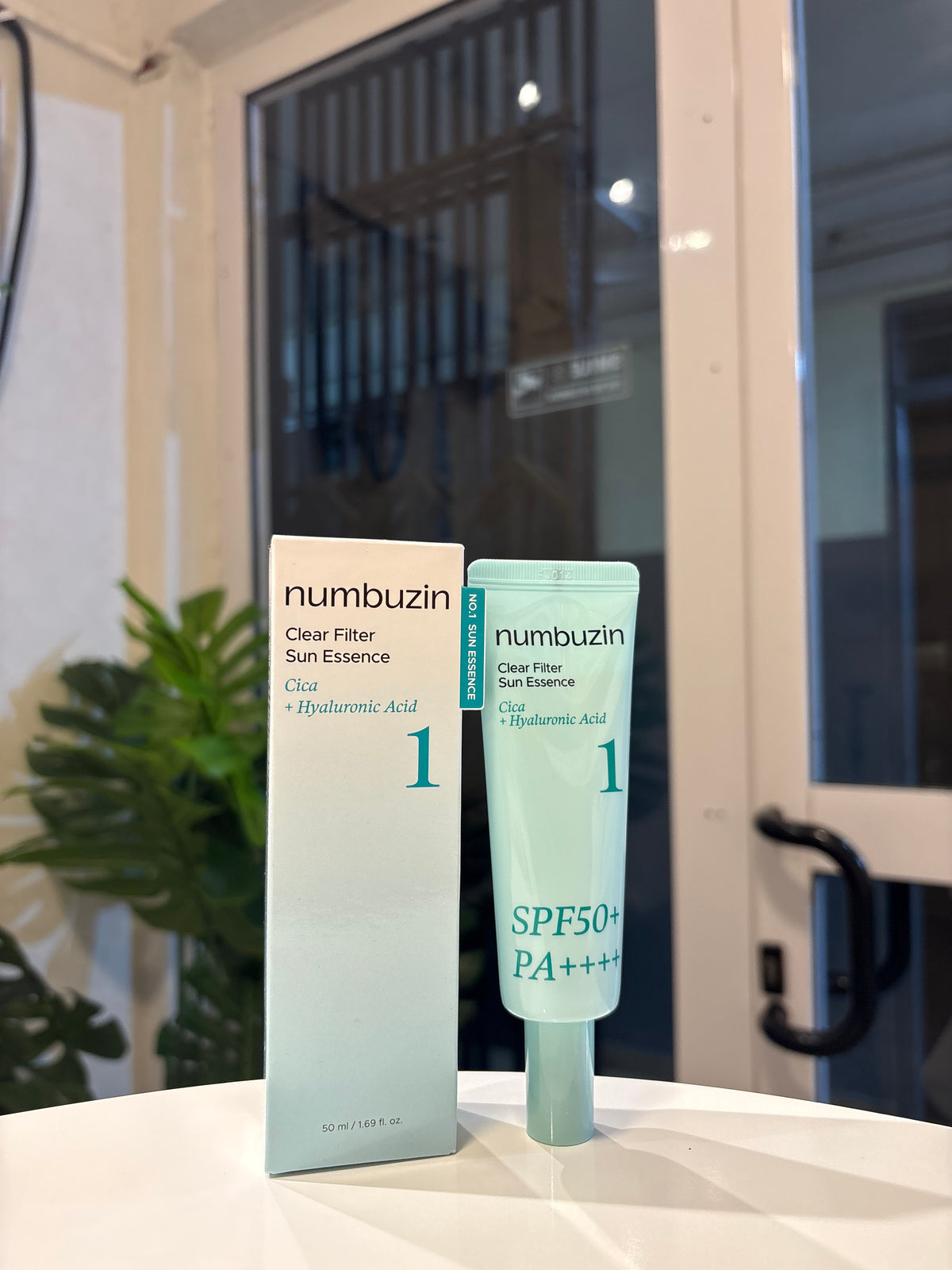 Numbuzin Clear Filter Sun Essence( Cica + Hyaluronic acid)